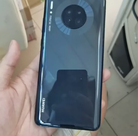 华为mate30内爆 外观完美  内存不知...