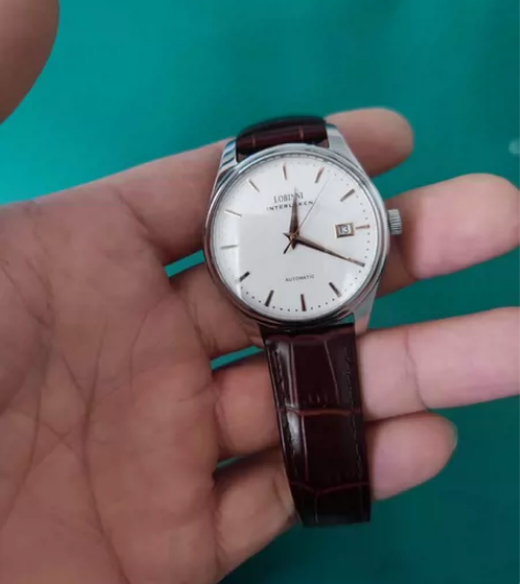 今年1月份购买的 非常新 没咋戴 换手表不...