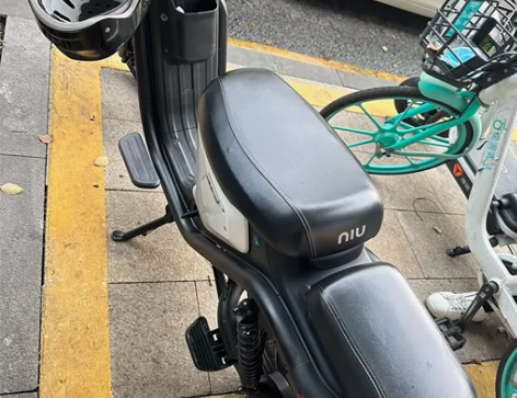 小牛u1动力版，车子没有任何问题，改过电池...