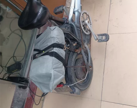 自用上班车一台，正步折叠锂电，19年7月车...