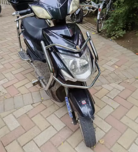 台铃电动车，去年新换的电瓶，轮胎。 老头天...