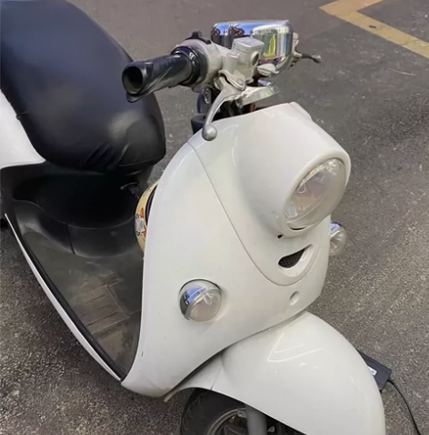 有两辆，用不着了，低价出，可小刀 感兴趣的...