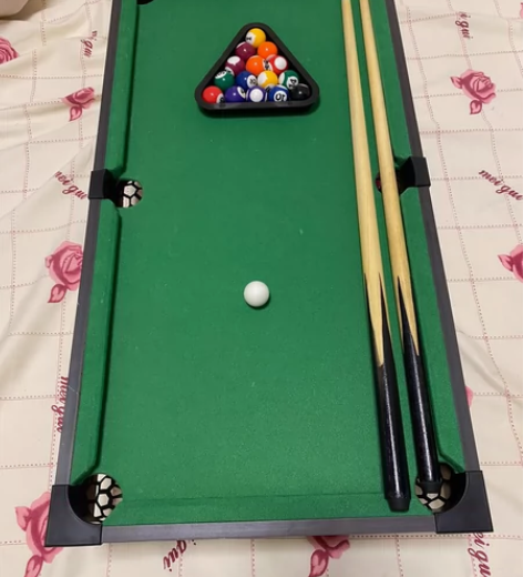家用儿童迷你台球桌，今年买的，就玩过3次，...