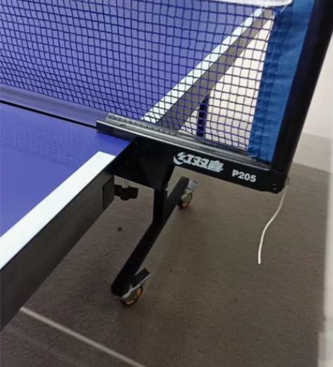 卖一套乒乓球、台球两用（双层）桌带乒乓球拍...