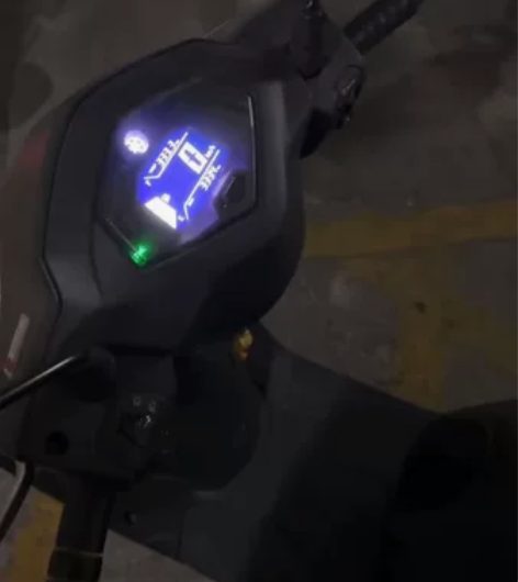 出21年雅马哈赛鹰gt125全车新新带us...