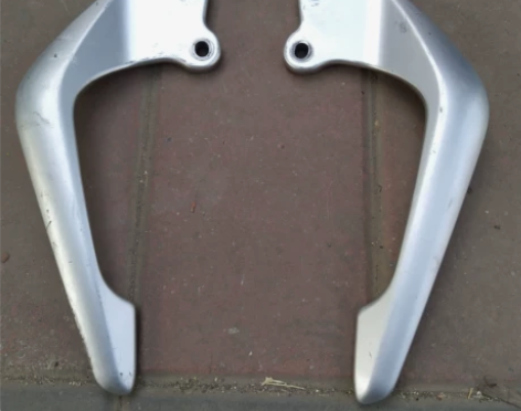 力帆KP150-10B原车后扶手，贴在货在...