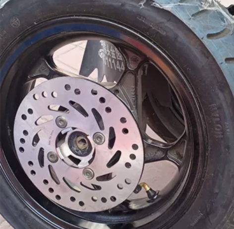 公户银钢200边三轮侉子 车型：边三轮侉子...