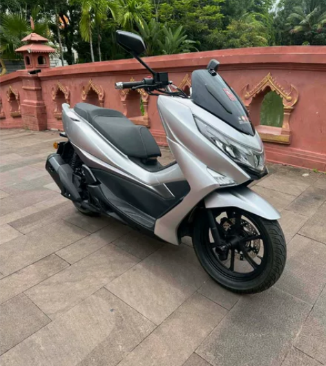 今年四月份上牌的豪爵UHR150，准新车，...