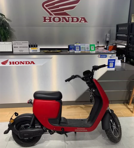 本田S07 电动车 有一处瑕疵 原价 42...