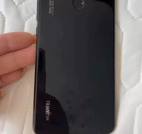 华为nova3i。给家里老人买的，没用多久...