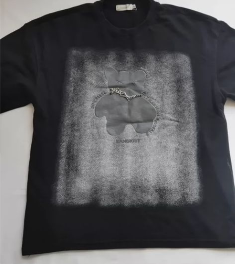 SANSKRIT小熊涂鸦卫衣 L码低价出售...