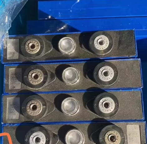 普莱德80安时,磷酸铁锂,只有八片 感兴趣...