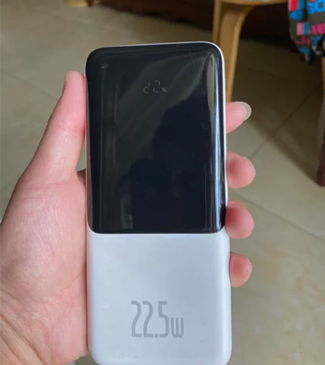 倍思超级快充充电宝1W毫安，自带苹果，ty...