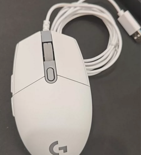 罗技g102 白色 京东买的 用了一个礼拜...