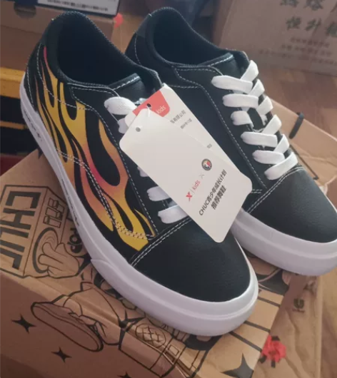 特步35码板鞋，男女均可穿 质量好，款式也...