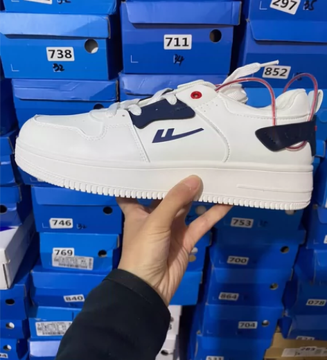 回力运动休闲鞋，断码特价，43码，顺丰包邮...