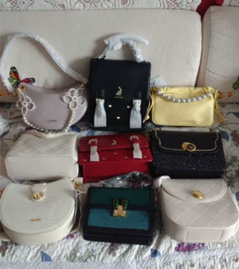 欧时纳纽芝兰全新女包，带图寻价 感兴趣的话...