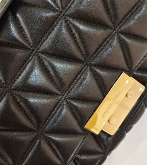 mk小羊皮菱格包 朋友送的 边角轻微磨损 ...