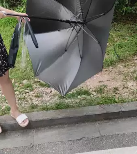 奔驰原车黑胶双人伞大伞遮阳伞 带黑胶晴雨两...