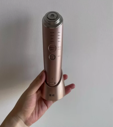 雅萌美容仪 实物如图 家人送的用过几次不喜...