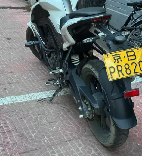 贝纳力小迅龙150s公户19年车，不怎么骑...