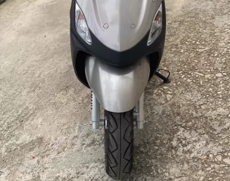 雅马哈巧格100cc 香槟银极品车况 九成...