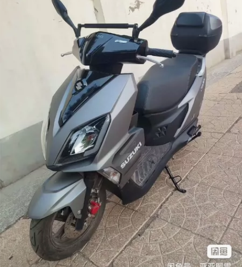 2021年7月铃木UY125百年灰尾箱版，...