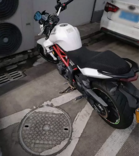 贝纳利黄龙300 14年上牌-过户2次 声...