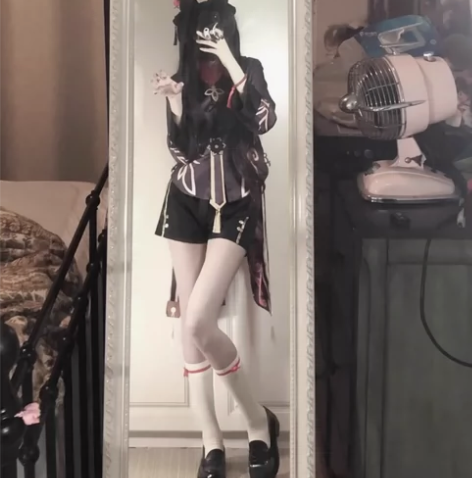 【出】 雾都家原神胡桃 微瑕！ 游场的时候...