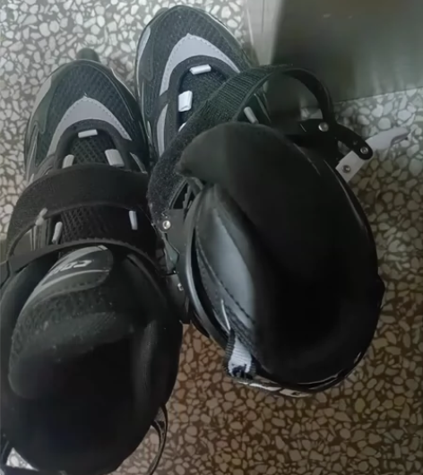 美洲狮成人轮滑鞋大学生社团初学溜冰鞋成年男...