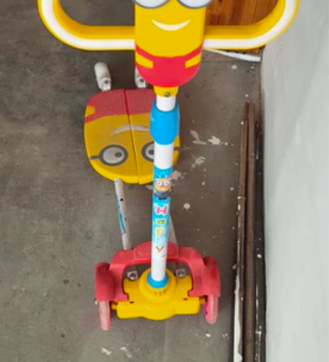 儿童滑板摇摆车3-10岁小孩四轮蛙式闪光滑...