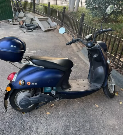 雅迪电动车 续航60公里  划痕相当少 感...