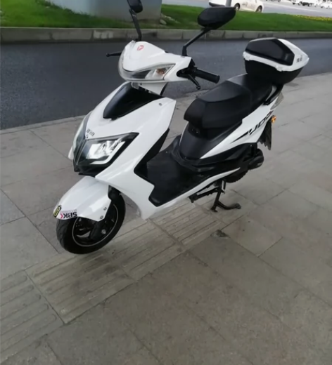 雅迪72伏9成新绿牌电动车转让 车子是22...