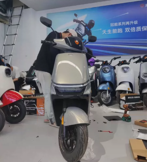 雅迪电动车，60V，续航70-80公里，地...