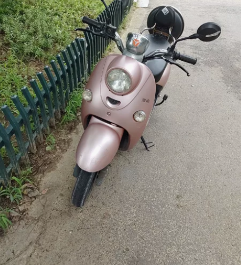 出售个人自用雅迪电动车，功能完好！正常使用...