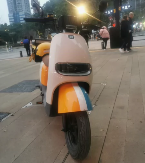 哈啰棒途 算是很新 电动自行车 因工作变动...