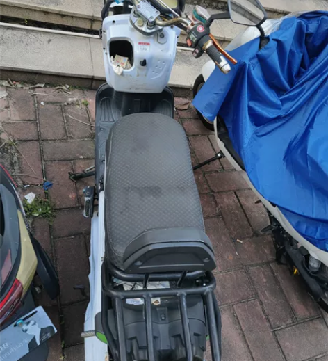 买的时候近4000，外形非常拉风，皮实耐用...