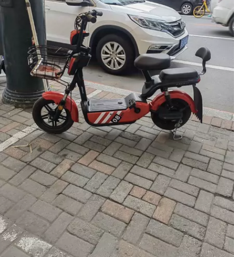爱玛电动车，9成新，锂电池可拆卸，在保 国...