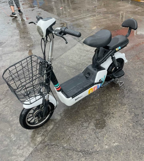 新日电动车二手电动自行车电瓶车 外观九成多...