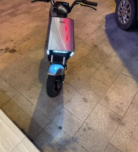 全新本田s08电动车、摩托车级的操控体验、...