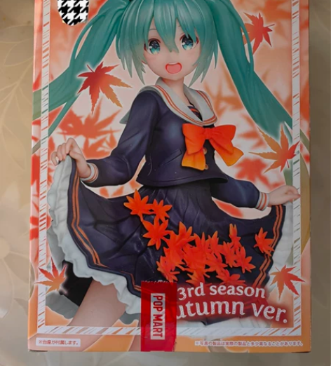 初音未来手办，泡泡玛特正品，全新未拆封。 ...