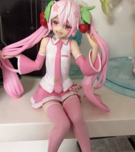 樱初音景品 拆开摆着没动过 无瑕 有盒?拆...