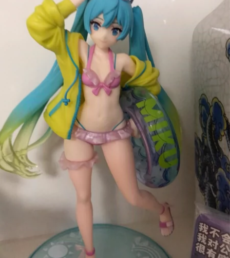 初音景品 拆开摆着没动过 无瑕疵 有盒 标...