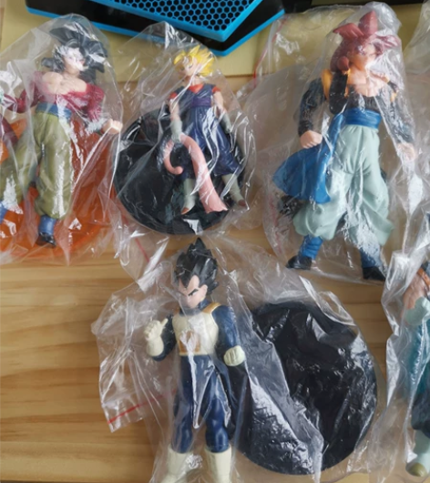 龙珠手办 通通15￥祖国版 超四贝吉塔手和...