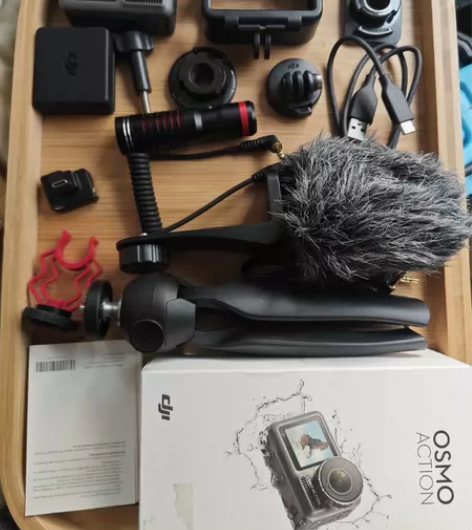 大疆action一代运动相机挺新的 屏幕镜...