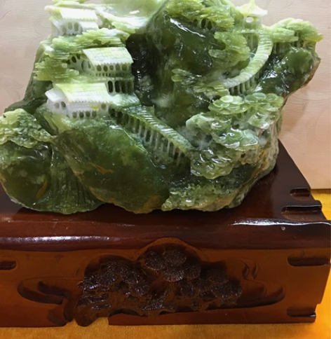 天然岫玉山水摆件翠玉高山流水富贵人家家居摆...