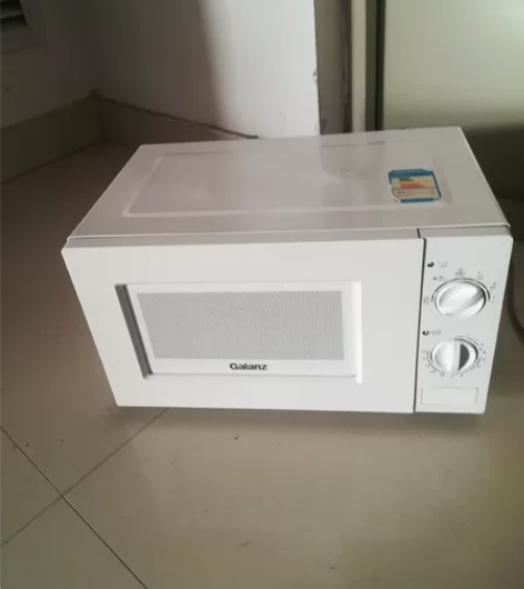 8成新格兰仕微波炉，实物照片，干净卫生，热...
