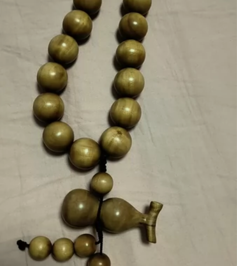 本人在国外工作，此手串由南太平洋岛国瓦努阿...