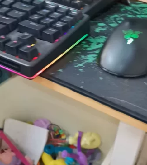 换键盘了 出一个雷神机械键盘 ，红轴、键线...