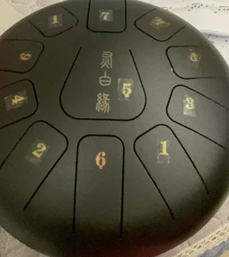 空灵鼓 九成新 空灵鼓一个，鼓锤一对，鼓包...